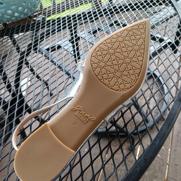 Badgley Mischka Silver flats 9 - Picture 4 of 6